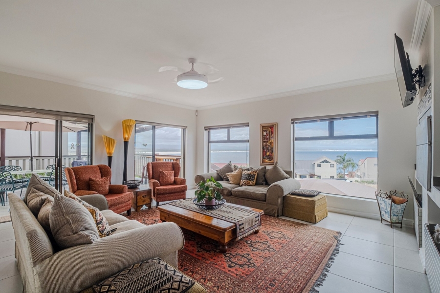 3 Bedroom Property for Sale in Wavecrest Eastern Cape